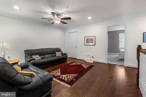 Entry Way - 6914 Summit Cir, Baltimore, MD 21239 photo 8 of 10