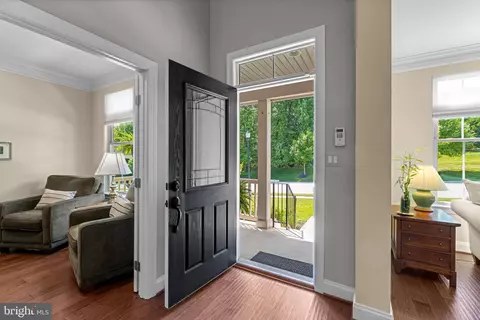 Entry Way - 6914 Summit Cir, Baltimore, MD 21239 photo 1 of 10