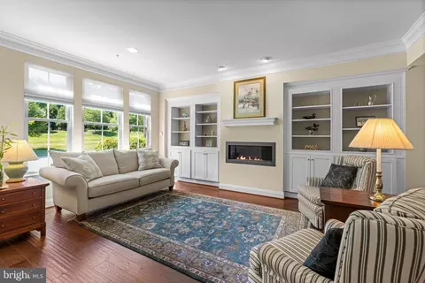 Living - 6914 Summit Cir, Baltimore, MD 21239 photo 2 of 2