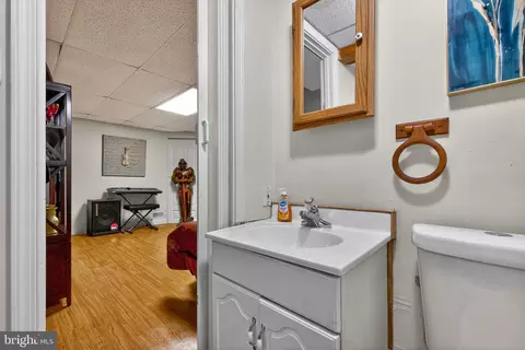 Bath - 5424 Cynthia Ter, Baltimore, MD 21206 photo 3 of 3