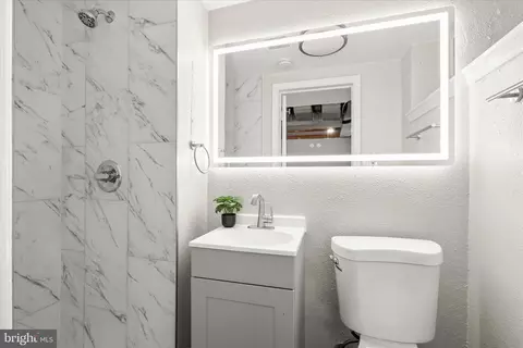 Bath - 1403 N Forest Park Ave, Baltimore, MD 21207 photo 3 of 3
