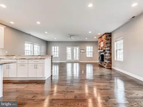 Living - 13206 Cherwin Ave, Middle River, MD 21220 photo 3 of 8
