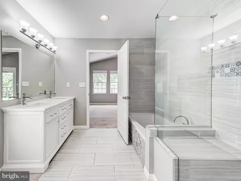 Bath - 13206 Cherwin Ave, Middle River, MD 21220 photo 2 of 4
