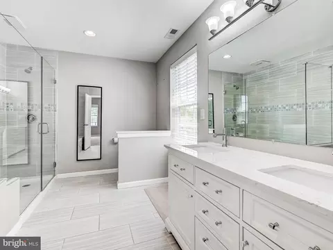 Bath - 13206 Cherwin Ave, Middle River, MD 21220 photo 1 of 4
