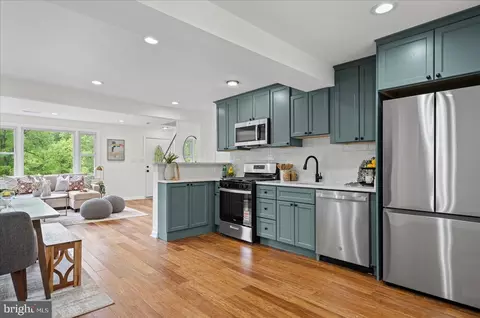 741 Leafydale Ter, Pikesville, MD 21208