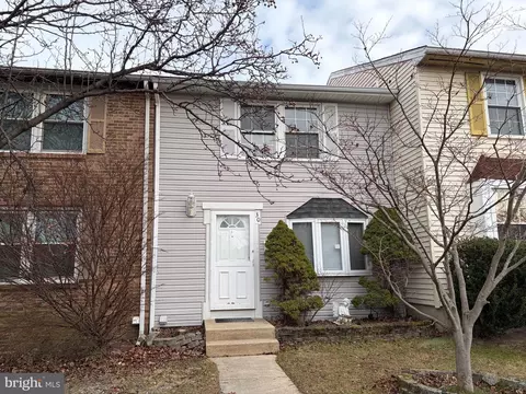 30 Guinevere Ct, Rosedale, MD 21237
