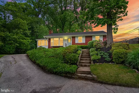 8805 Littlewood, Parkville, MD 21234