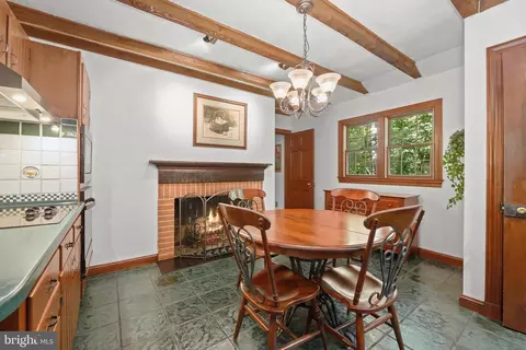 Dining - 3903 Dance Mill Rd, Phoenix, MD 21131 photo 6 of 8