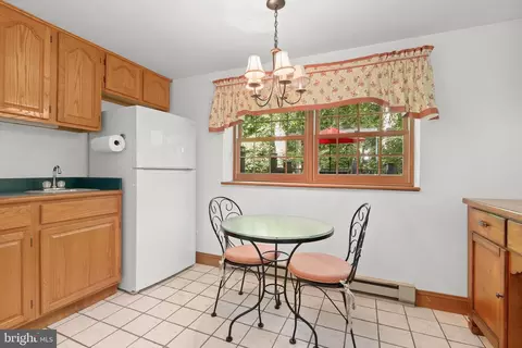 Kitchen - 3903 Dance Mill Rd, Phoenix, MD 21131 photo 4 of 4