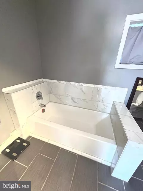 Bath - 1564 Sulphur Spring Rd, Halethorpe, MD 21227 photo 5 of 5
