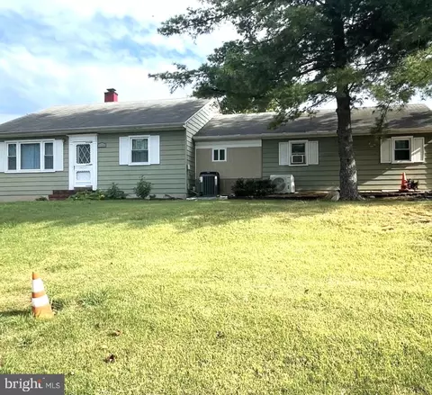 1564 Sulphur Spring Rd, Halethorpe, MD 21227