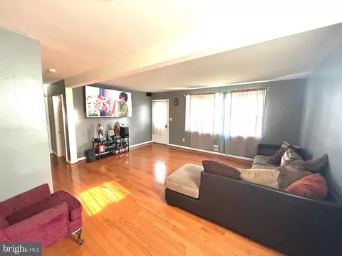 Living - 1564 Sulphur Spring Rd, Halethorpe, MD 21227 photo 1 of 3