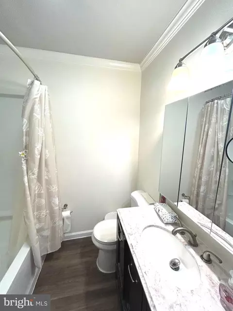 Bath - 1564 Sulphur Spring Rd, Halethorpe, MD 21227 photo 1 of 5