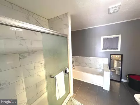Bath - 1564 Sulphur Spring Rd, Halethorpe, MD 21227 photo 2 of 5