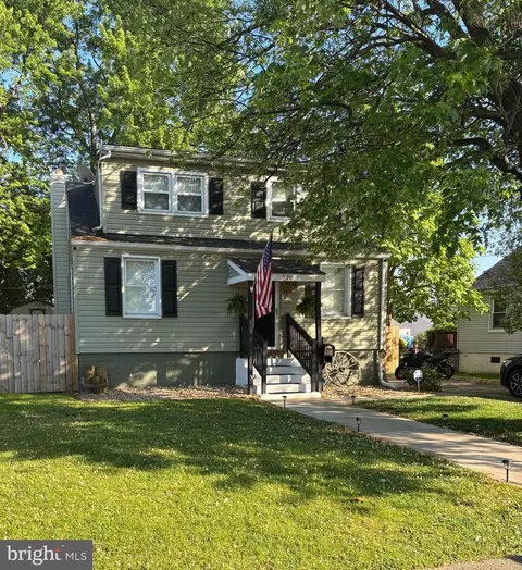 220 Pinewood Rd, Dundalk, MD 21222