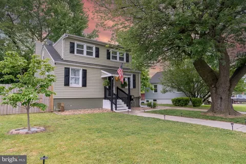 220 Pinewood Rd, Dundalk, MD 21222