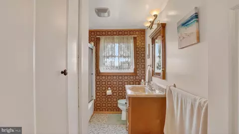 Entry Way - 7836 Kavanagh, Dundalk, MD 21222 photo 12 of 16
