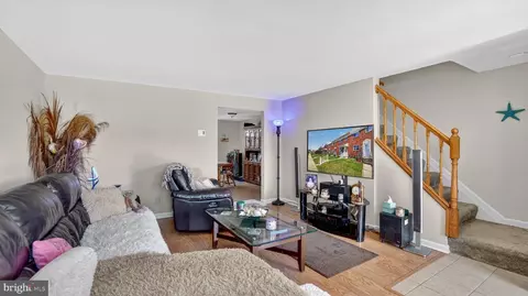 Entry Way - 7836 Kavanagh, Dundalk, MD 21222 photo 3 of 16