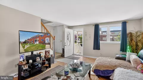 Entry Way - 7836 Kavanagh, Dundalk, MD 21222 photo 4 of 16
