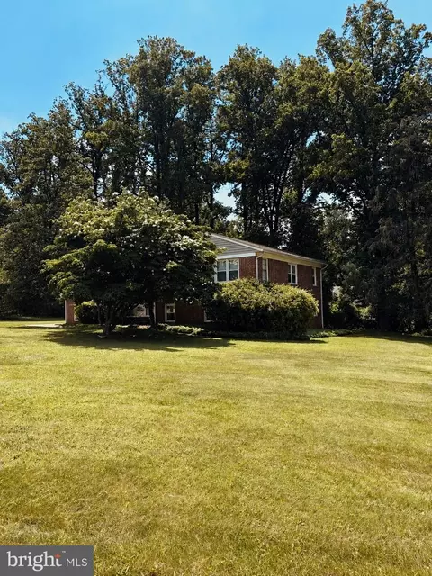 2 Greenlea Dr, Pikesville, MD 21208