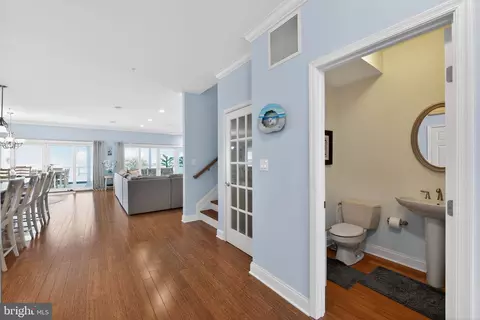Entry Way - 1234 Burke Rd, Middle River, MD 21220 photo 4 of 8