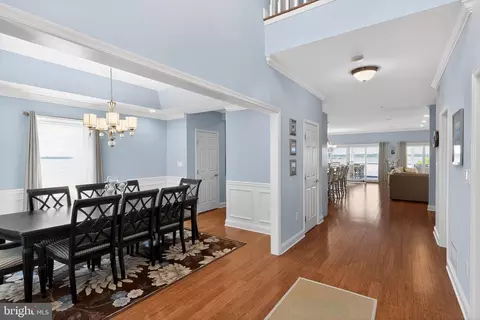Entry Way - 1234 Burke Rd, Middle River, MD 21220 photo 5 of 8