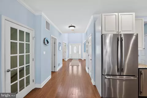 Entry Way - 1234 Burke Rd, Middle River, MD 21220 photo 3 of 8