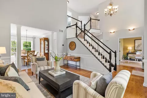 Entry Way - 5 Cooperstown Ct, Phoenix, MD 21131 photo 4 of 7