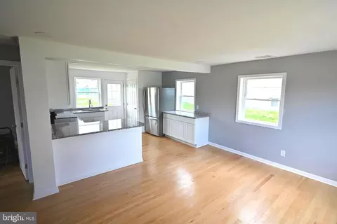 Living - 34 Compass Rd, Middle River, MD 21220 photo 3 of 4