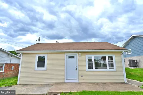Exterior - 34 Compass Rd, Middle River, MD 21220 photo 5 of 8