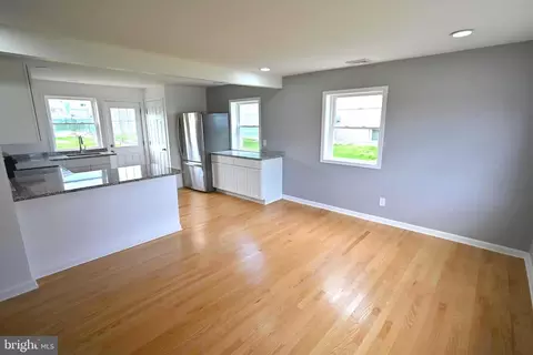 Living - 34 Compass Rd, Middle River, MD 21220 photo 1 of 4