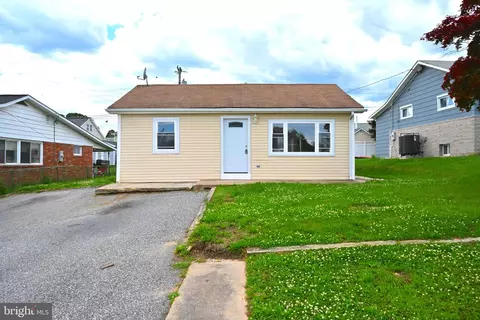 Exterior - 34 Compass Rd, Middle River, MD 21220 photo 3 of 8