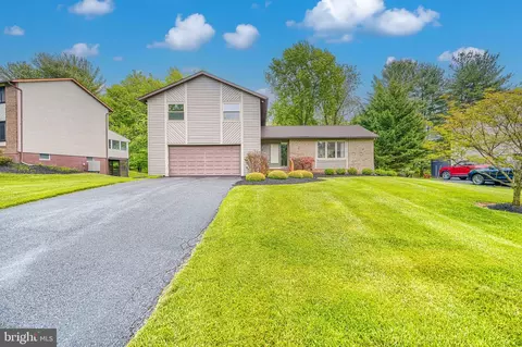 12121 Velvet Hill Dr, Owings Mills, MD 21117