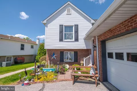 Exterior - 8820 Avenue B, Sparrows Point, MD 21219 photo 2 of 10