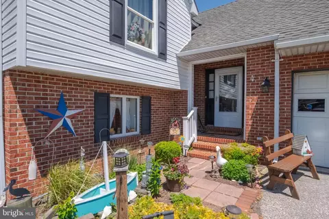 Exterior - 8820 Avenue B, Sparrows Point, MD 21219 photo 1 of 10