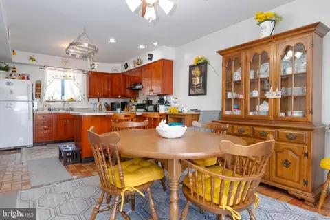 Dining - 8820 Avenue B, Sparrows Point, MD 21219 photo 1 of 2