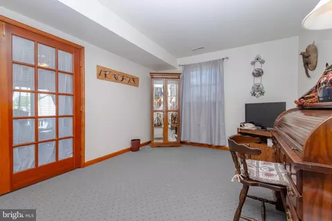 Entry Way - 8820 Avenue B, Sparrows Point, MD 21219 photo 2 of 4