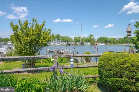 8820 Avenue B, Sparrows Point, MD 21219