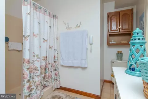 Bath - 8820 Avenue B, Sparrows Point, MD 21219 photo 4 of 4