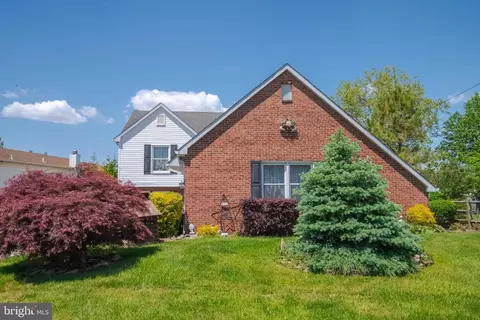 Exterior - 8820 Avenue B, Sparrows Point, MD 21219 photo 4 of 10