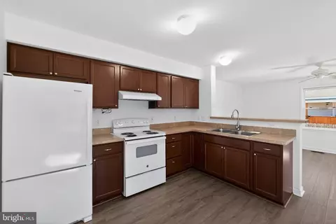 Kitchen - 13218 Rivervan Ave, Middle River, MD 21220 photo 1 of 1