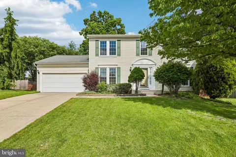 8 Amys Way Ct, Parkville, MD 21234