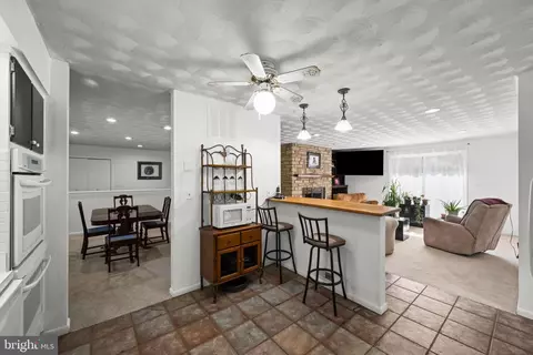 Entry Way - 14009 Fox Run Ct, Phoenix, MD 21131 photo 2 of 2