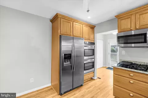 Entry Way - 3303 Grace Rd, Sparrows Point, MD 21219 photo 2 of 5