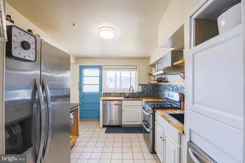 Kitchen - 6649 Chippewa Dr, Baltimore, MD 21209 photo 3 of 4