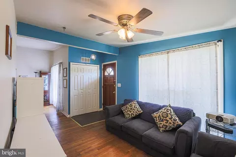 Entry Way - 6649 Chippewa Dr, Baltimore, MD 21209 photo 3 of 4