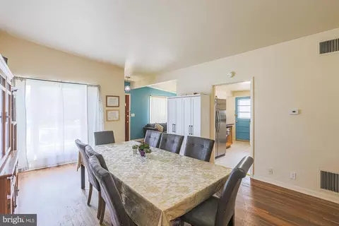 Dining - 6649 Chippewa Dr, Baltimore, MD 21209 photo 2 of 4