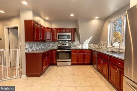 Kitchen - 811 Cedar Ave, Essex, MD 21221 photo 2 of 2