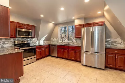 Kitchen - 811 Cedar Ave, Essex, MD 21221 photo 1 of 2