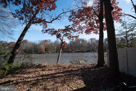 View/Area - 811 Cedar Ave, Essex, MD 21221 photo 1 of 2